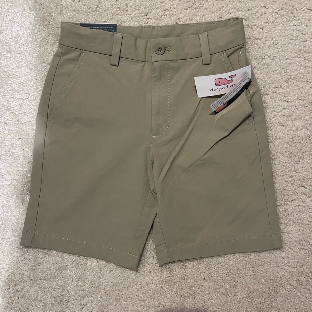 Vineyard Vines NWT boys Khaki performance Shorts